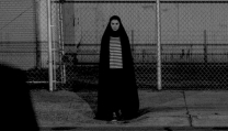 A girl walks home alone at night di Ana Lily Amirpour, primo western vampiresco iraniano