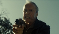 Clint Eastwood anticipa l'uscita di American Sniper