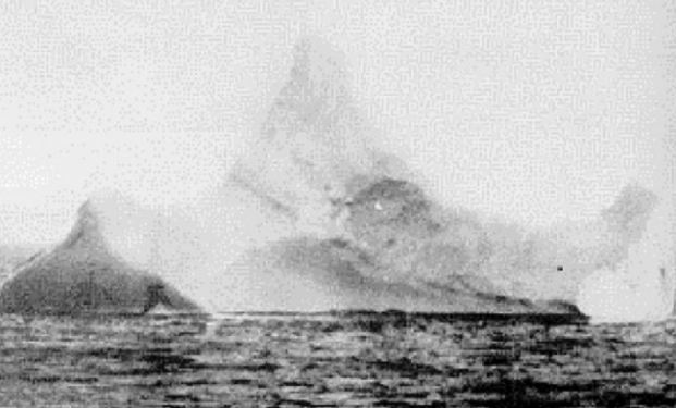 l'iceberg che affondò il Titanic
