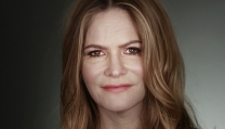 Jennifer Jason Leigh