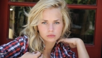 Britt Robertson nel cast di The Longest Ride