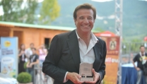 Christian De Sica preside nel film di Miniero