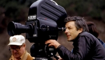 John Cassavetes mentre gira "Una moglie"