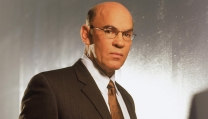 Mitch Pileggi è Walter Skinner