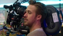 Ryan Gosling mentre dirige Lost River