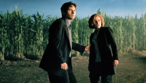 David Duchovny e Gillian Anderson in una scena di X-Files