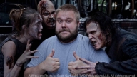 Robert Kirkman con i suoi amati zombie