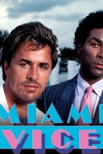 "Miami Vice" (Brother's Keeper) (Pilota) (Usa 1984), Thomas Carter. Produttori esecutivi Michael Mann e Anthony Yerkovich
