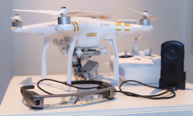 Drone DJI con smartglass Moverio BT300