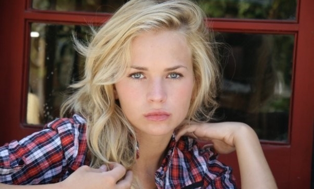 Britt Robertson nel cast di The Longest Ride