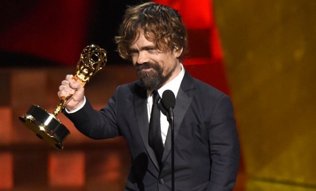 Peter Dinklage ritira il premio