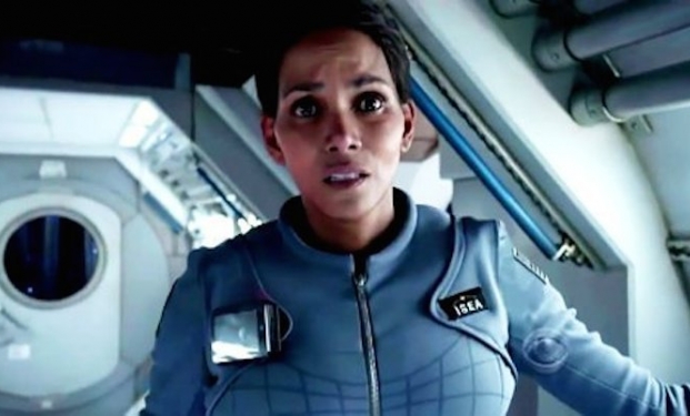 Halle Berry in Extant, serie tv prodotta da Steven Spielberg