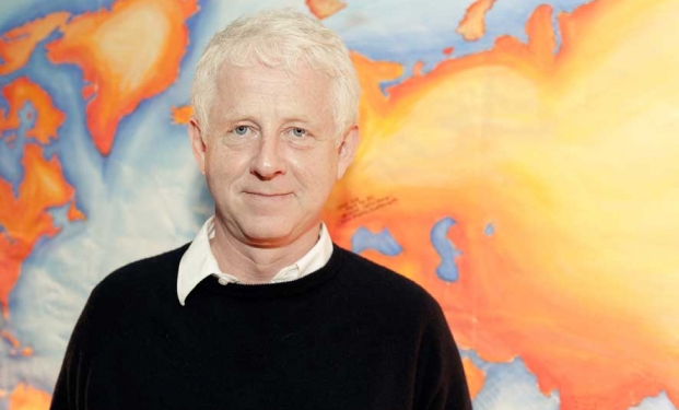 Richard Curtis, sceneggiatore di Quattro matrimoni e un funerale