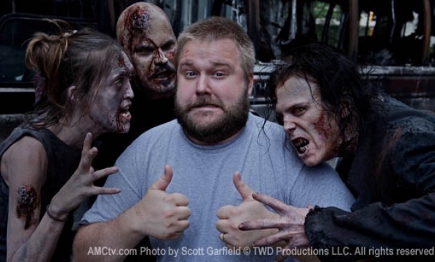 Robert Kirkman con i suoi amati zombie